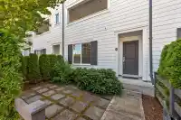 30 127 172 STREET - thumbnail 3