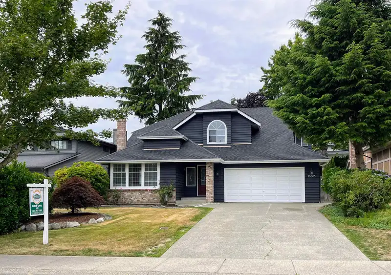 13015 SUMMERHILL CRESCENT - photo 1 of 23