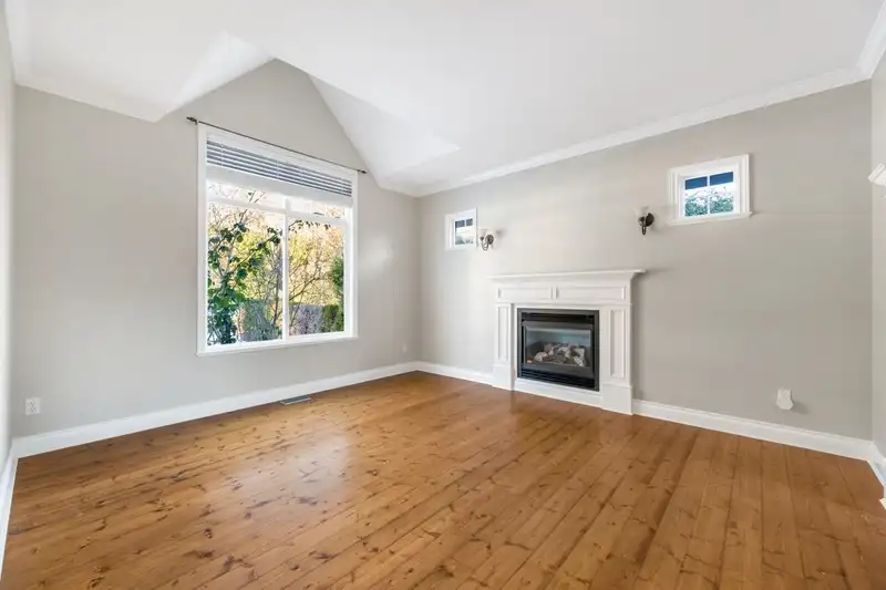 2868 139 STREET - photo 4 of 33