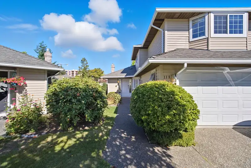 118 15121 19 AVENUE - photo 3 of 28