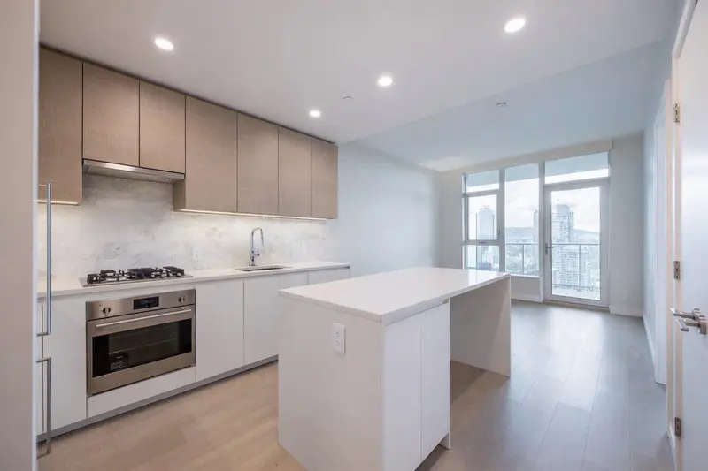 3903 2186 GILMORE AVENUE - photo 2 of 11