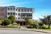 303 1322 MARTIN STREET - thumbnail 1