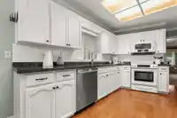 1694 143B STREET - thumbnail 8