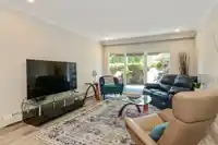 102 1351 MARTIN STREET - thumbnail 4