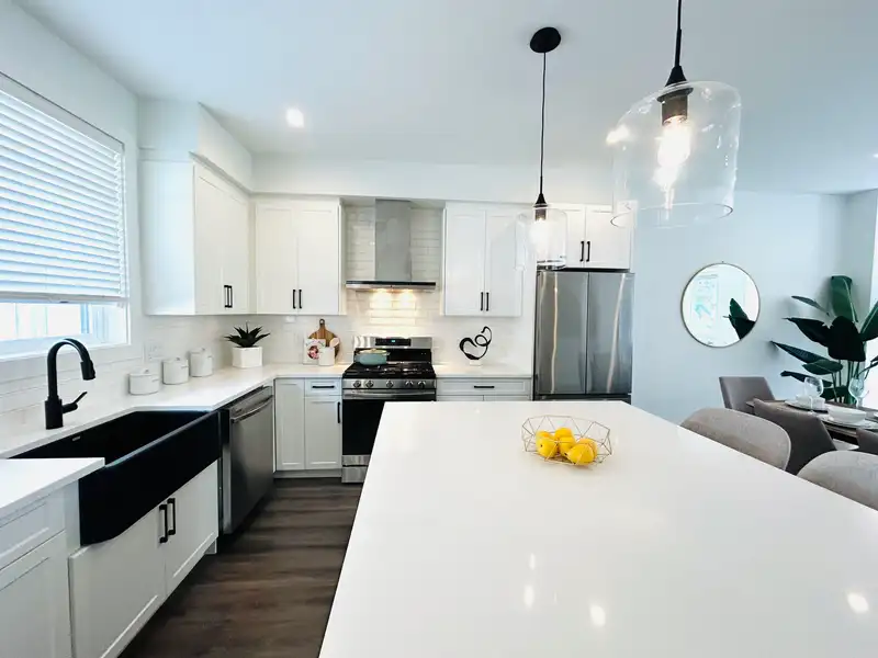 16 16467 23A AVENUE - photo 1 of 11