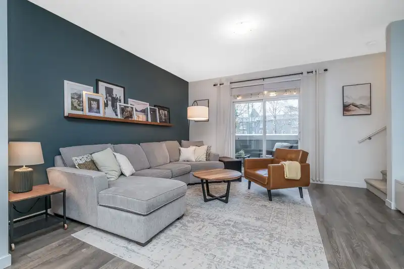 35 16357 15 AVENUE - photo 1 of 38