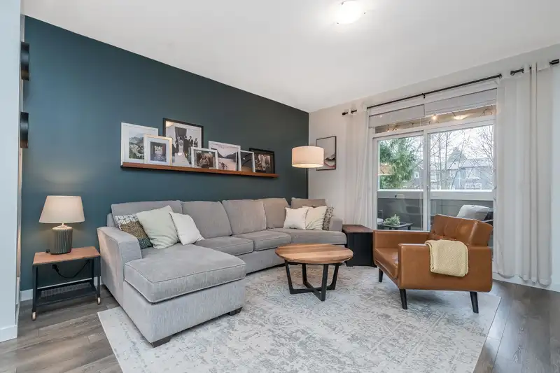 35 16357 15 AVENUE - photo 4 of 38