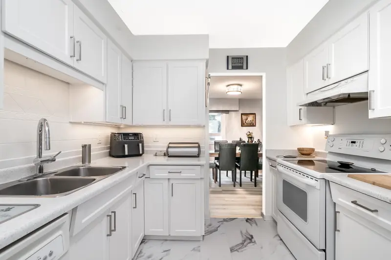 203 32040 PEARDONVILLE ROAD - photo 1 of 25