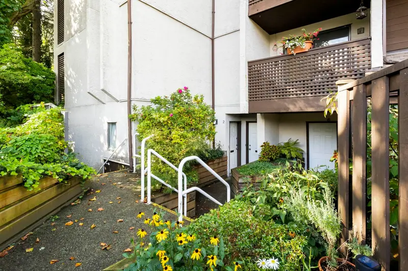 6 340 GINGER DRIVE - photo 3 of 25