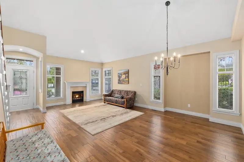 1 15075 27A AVENUE - photo 2 of 34