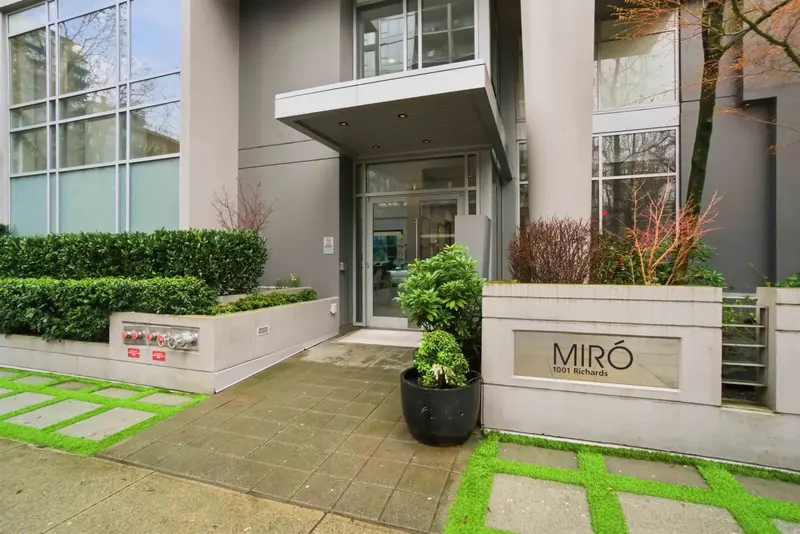 1701 1001 RICHARDS STREET - photo 4 of 25