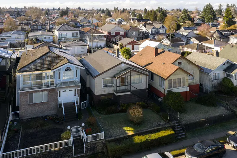 1266 E KING EDWARD AVENUE - photo 2 of 16