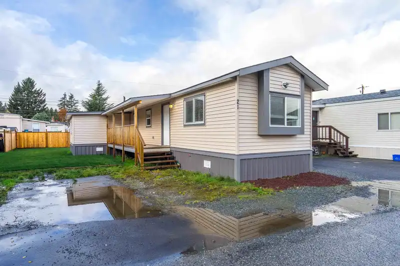 21 26892 FRASER HIGHWAY - photo 1 of 25