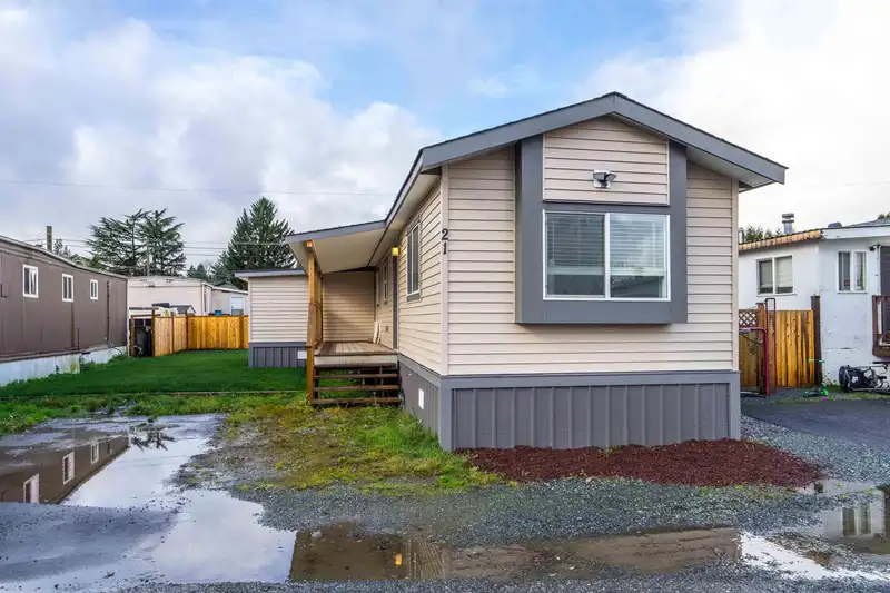 21 26892 FRASER HIGHWAY - photo 3 of 25