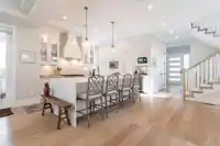 12747 14 AVENUE - thumbnail 4