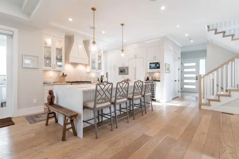 12747 14 AVENUE - photo 4 of 40