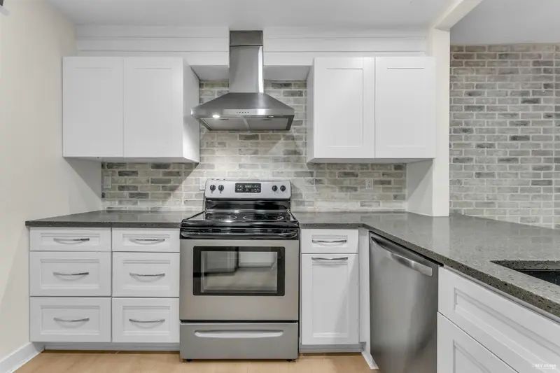 110 15282 19 AVENUE - photo 4 of 25