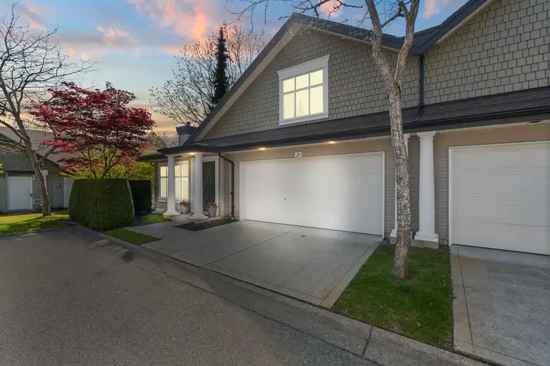 26 14877 33 AVENUE - photo 1 of 35