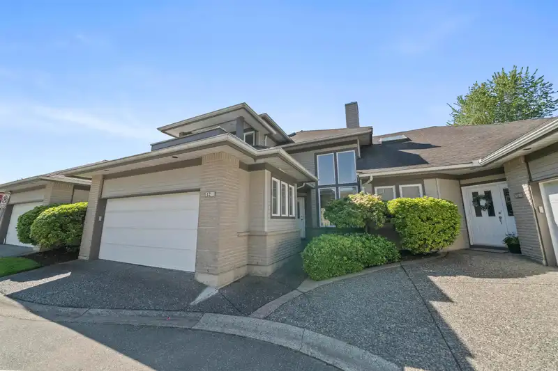 12 14888 24 AVENUE - photo 2 of 36