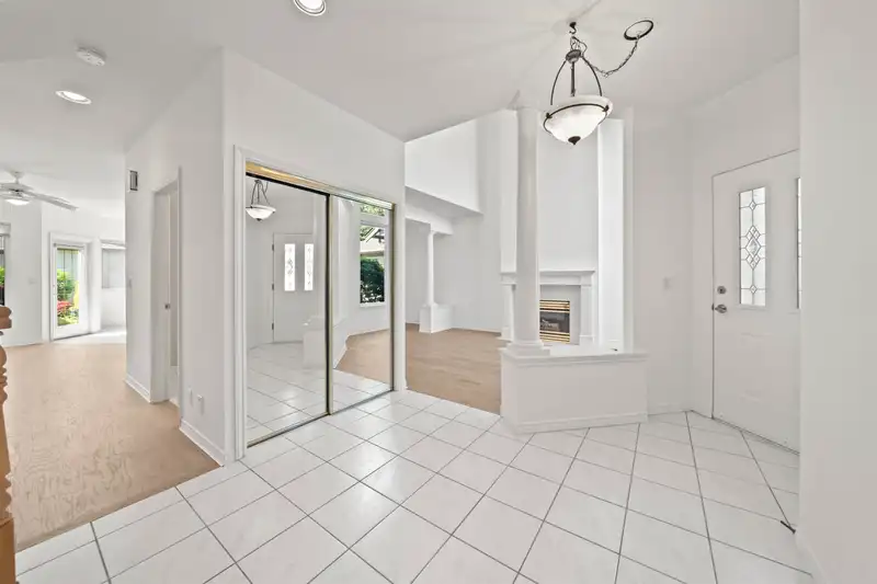 12 14888 24 AVENUE - photo 3 of 36