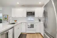 207 13959 16 AVENUE - thumbnail 3