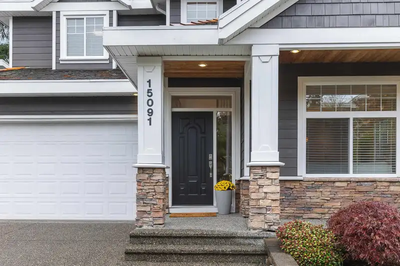 15091 34 AVENUE - photo 2 of 40