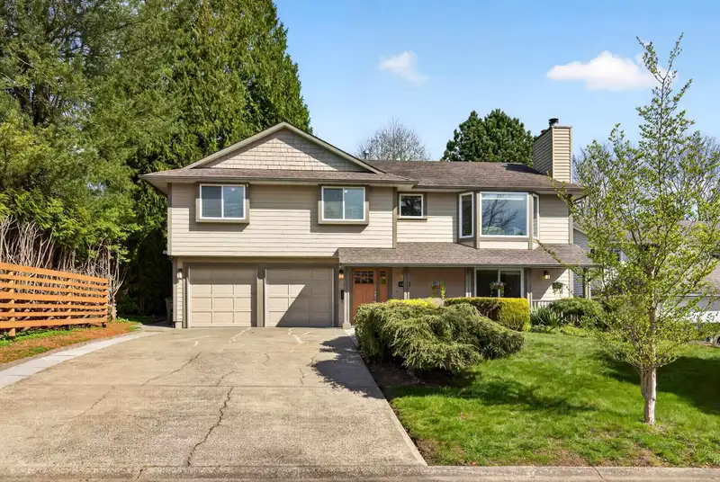 16057 10A AVENUE - photo 1 of 40