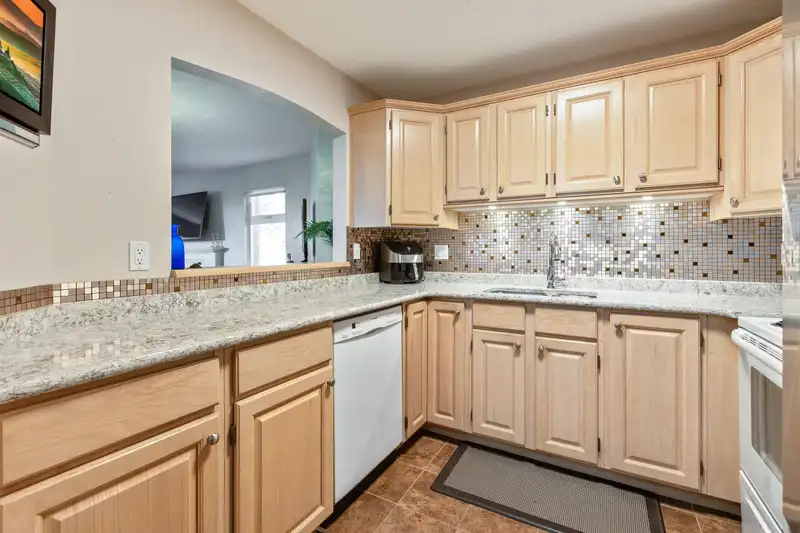 412 1220 FIR STREET - photo 4 of 23