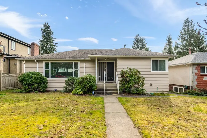 6872 HEATHER STREET - photo 1 of 25