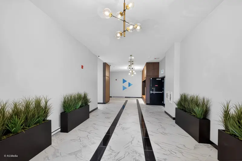 504 19885 76 AVENUE - photo 3 of 25