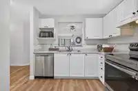 201 15241 18 AVENUE - thumbnail 12