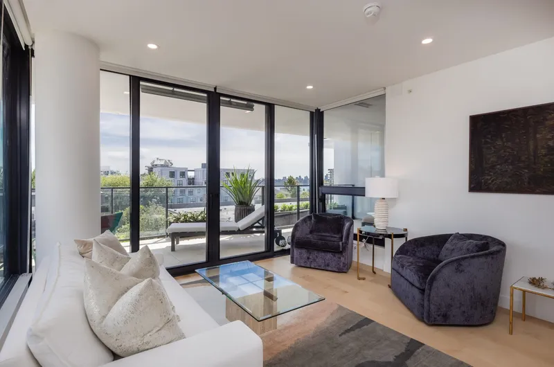 302 135 E 13TH STREET - photo 2 of 25