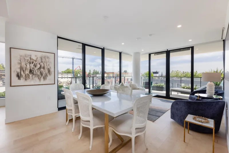 302 135 E 13TH STREET - photo 4 of 25