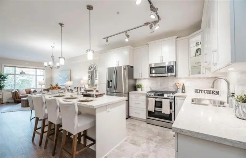 305 20932 83 AVENUE - photo 2 of 6