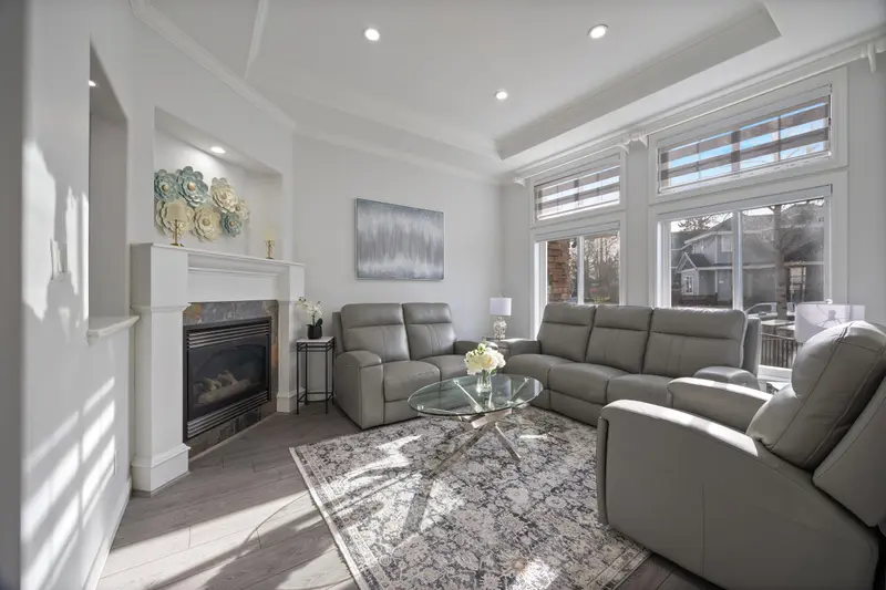 7801 146A STREET - photo 4 of 25