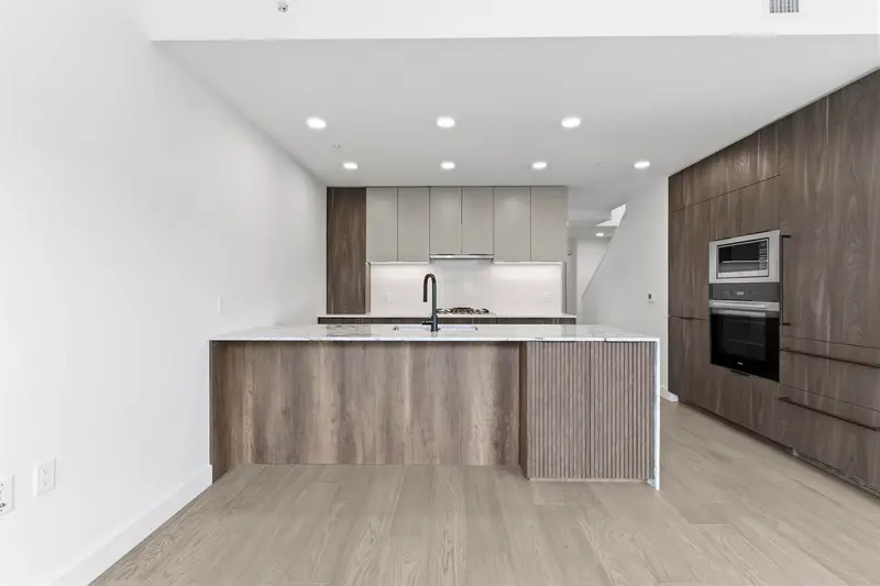 305 3590 W 39TH AVENUE - photo 4 of 23