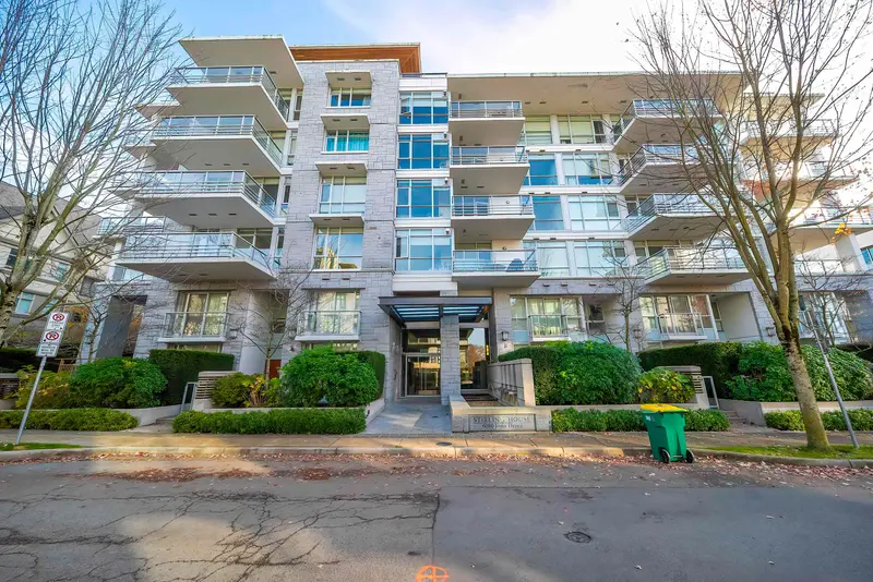 404 6080 IONA DRIVE - photo 1 of 20