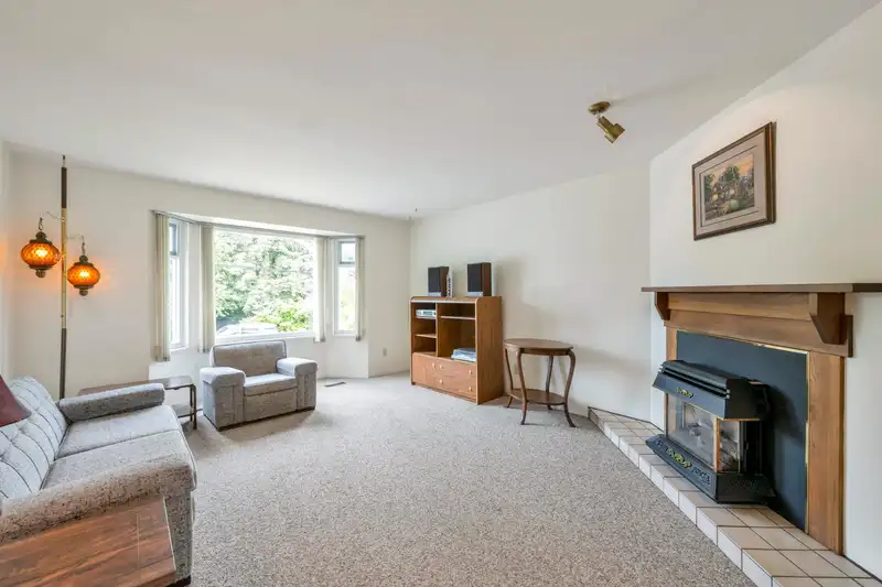 1570 161 STREET - photo 3 of 40