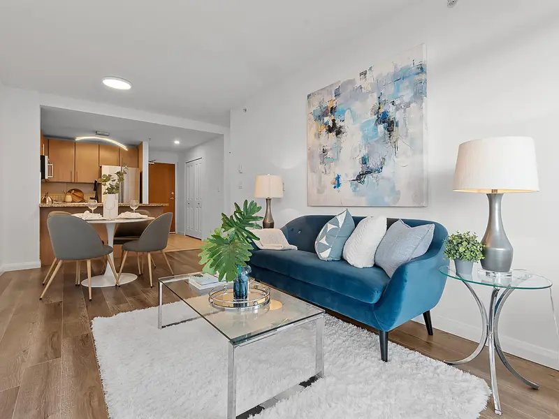 2010 892 CARNARVON STREET - photo 1 of 25