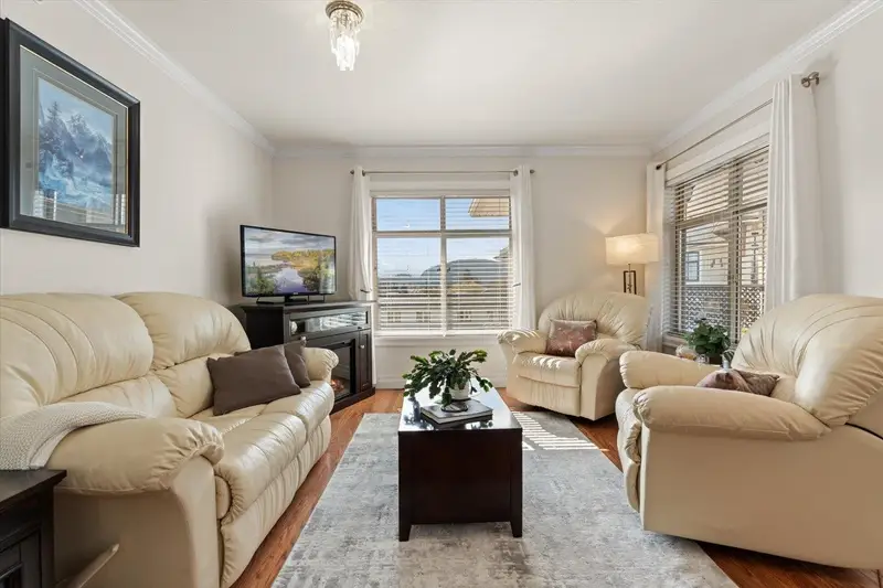 404 45769 STEVENSON ROAD - photo 2 of 25