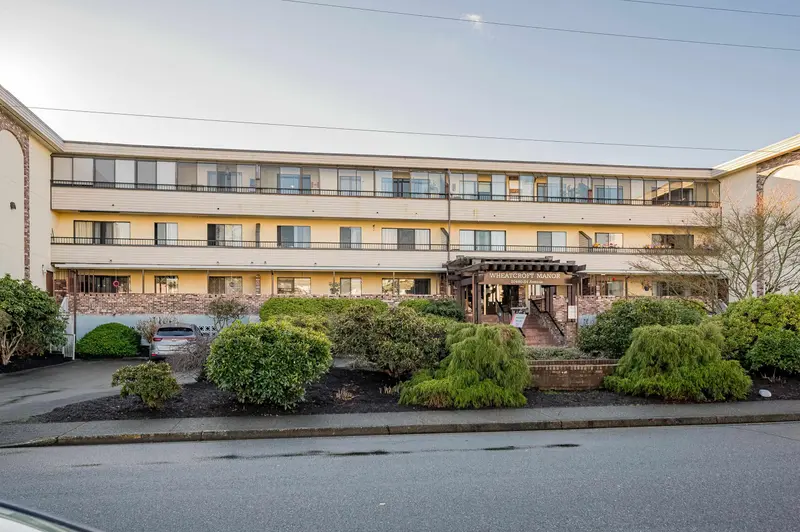 313 20460 54 AVENUE - photo 2 of 25