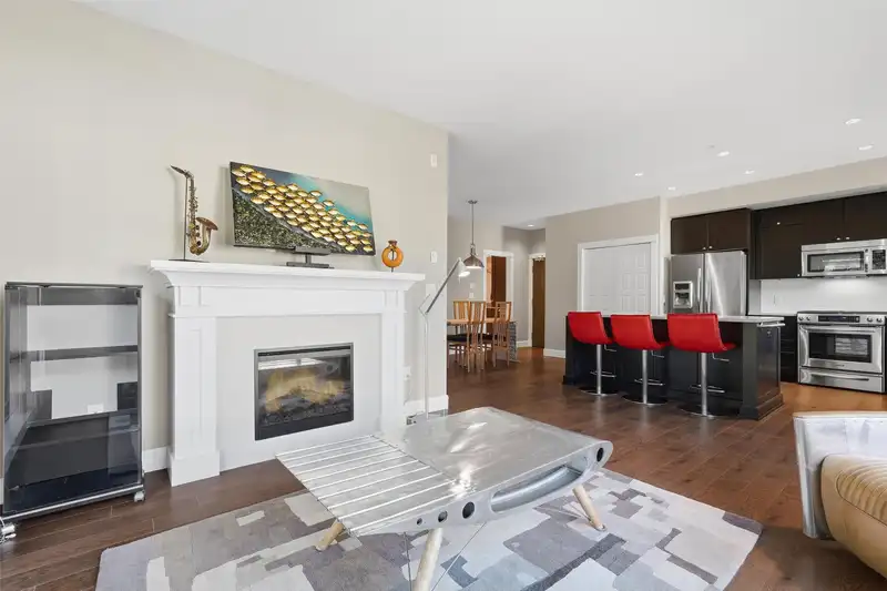 214 15195 36 AVENUE - photo 2 of 37