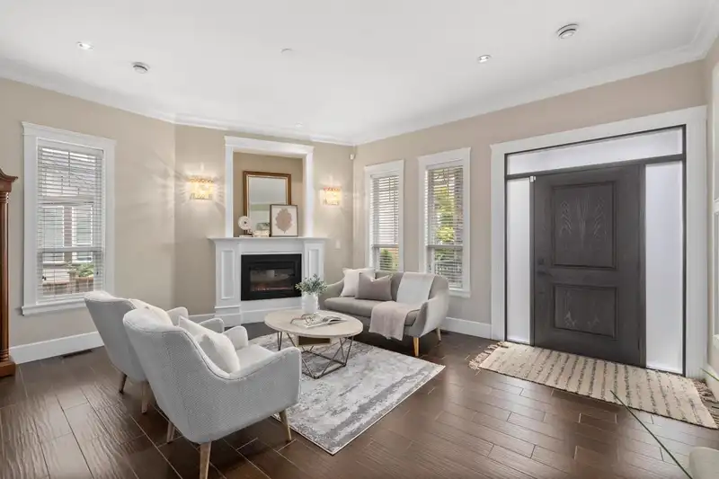 17430 0A AVENUE - photo 3 of 40