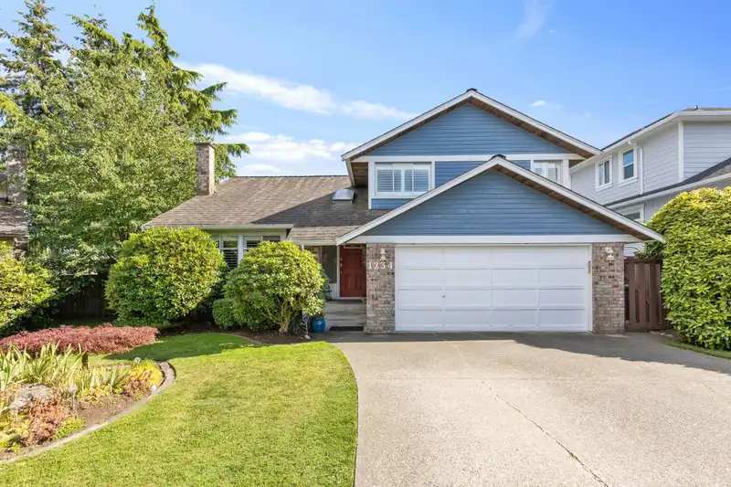 1234 160A STREET - photo 1 of 33