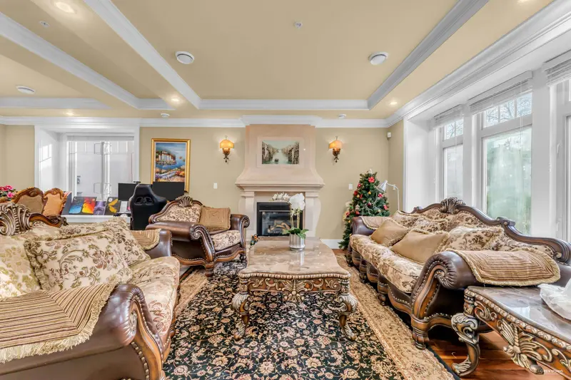 2139 W 22ND AVENUE - photo 3 of 25