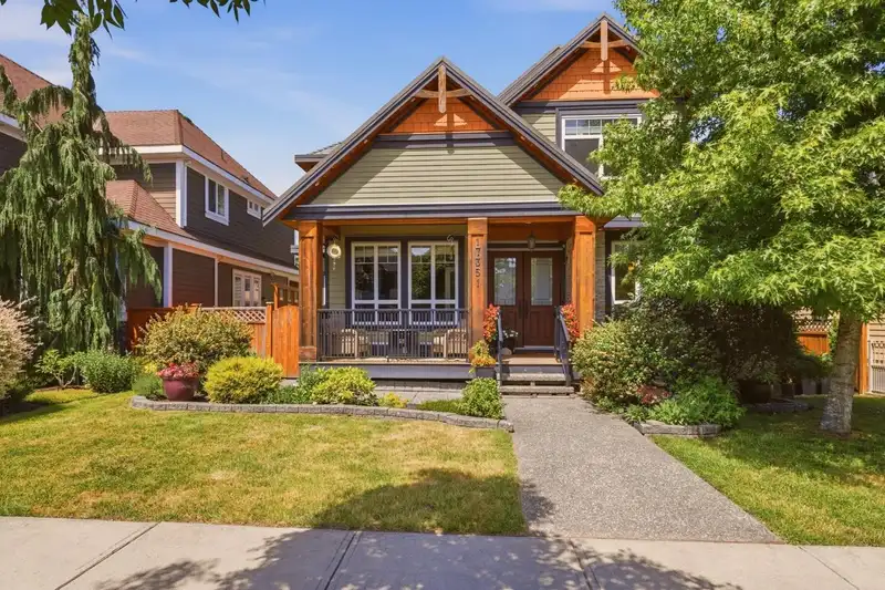 17351 3A AVENUE - photo 1 of 40