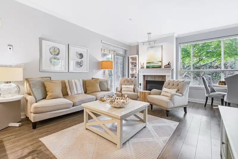 110 15357 17A AVENUE - photo 4 of 29