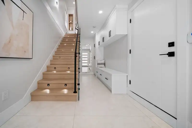 101 16631 18 AVENUE - photo 3 of 25