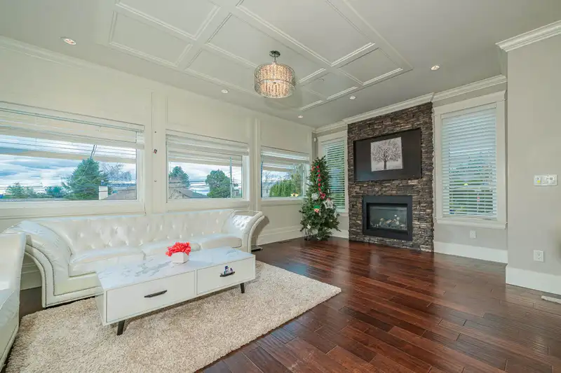 15807 BUENA VISTA AVENUE - photo 3 of 25