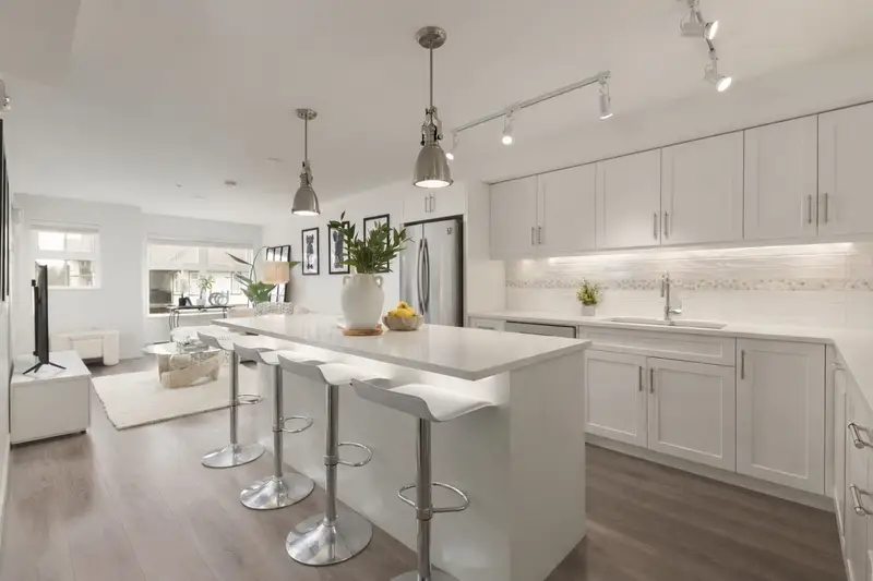 360 27358 32 AVENUE - photo 1 of 25